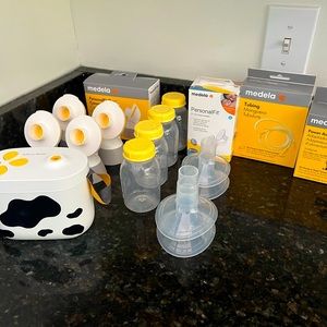 Medela Pump In Style with Maxflow and accessories